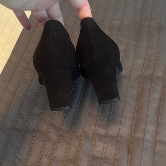 Stuart Weitzman Black Suede chunkier heal size 8.5 - Picture 12 of 12